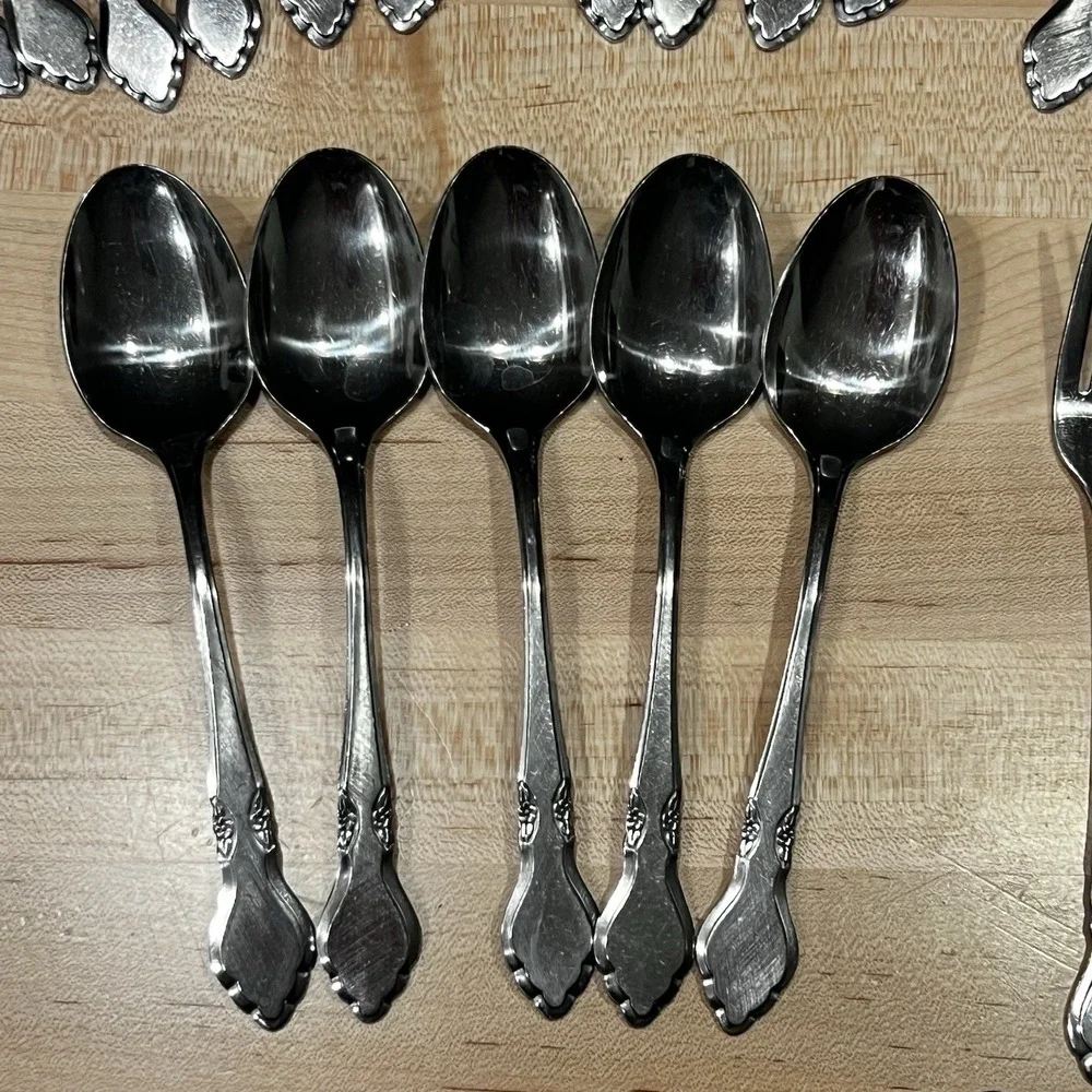 Flatware Oneida Phoenix-Northland Stainless Korea, 28 Pieces Forks Spoons Knives